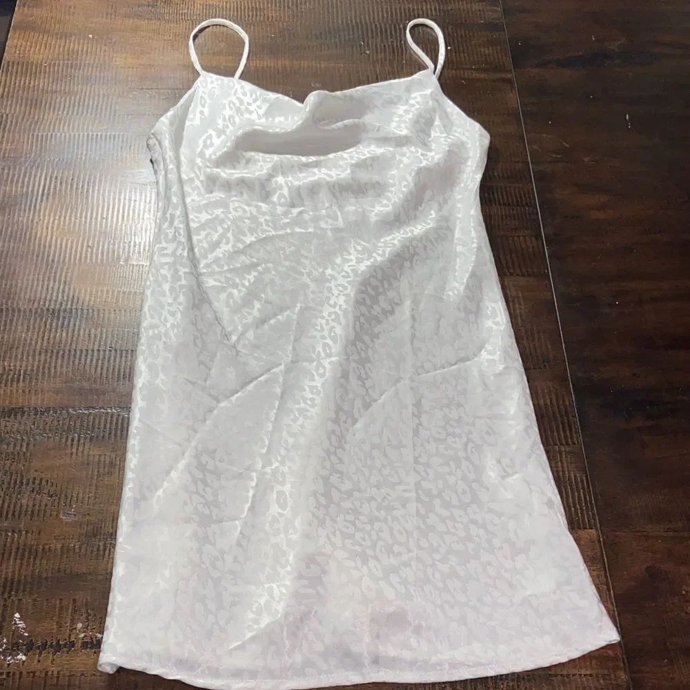 Audrey 3+1 White Leopard Print Slip Dress medium